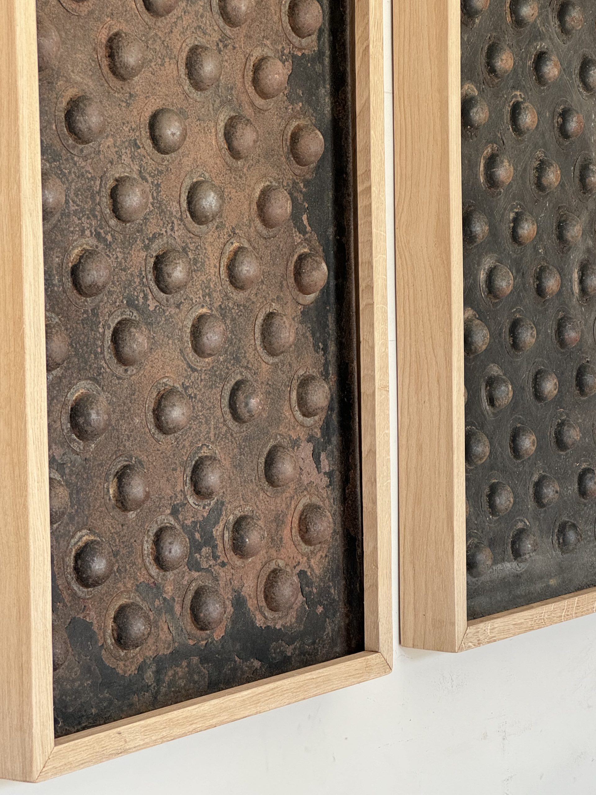 Oak Framed Artempo Plates  