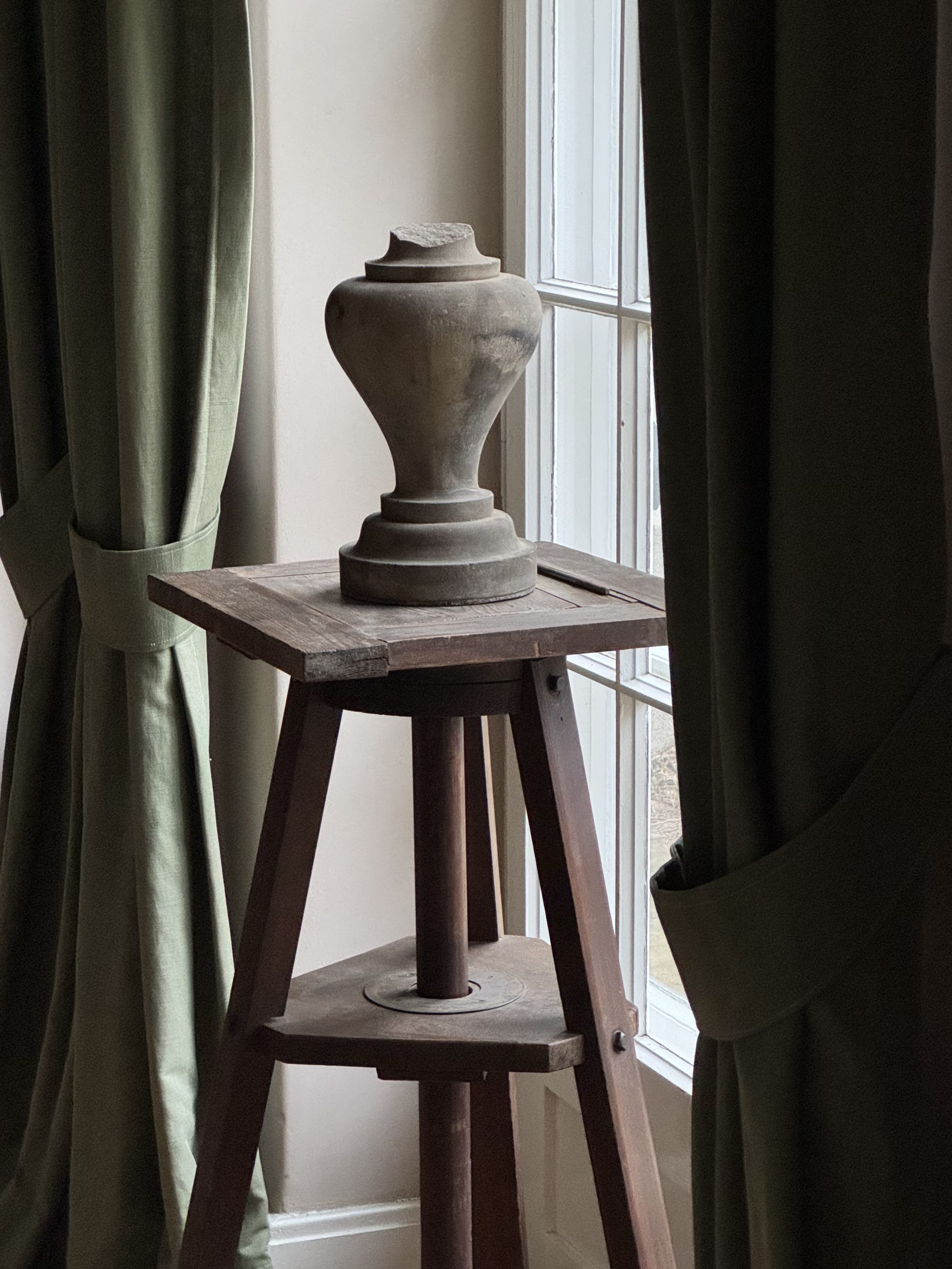 Sculptor Stand No. 2