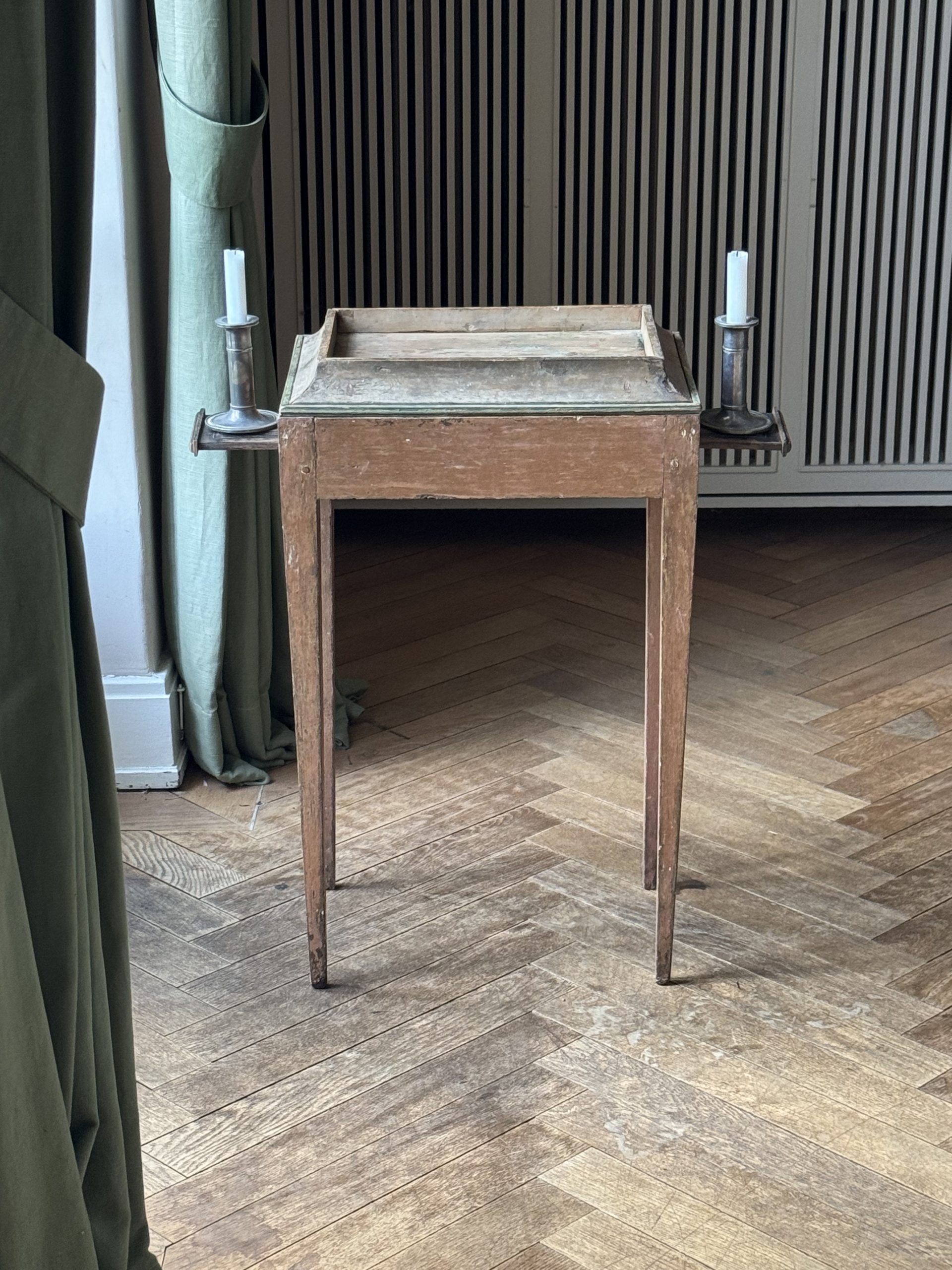 Gustavian Tea Table 