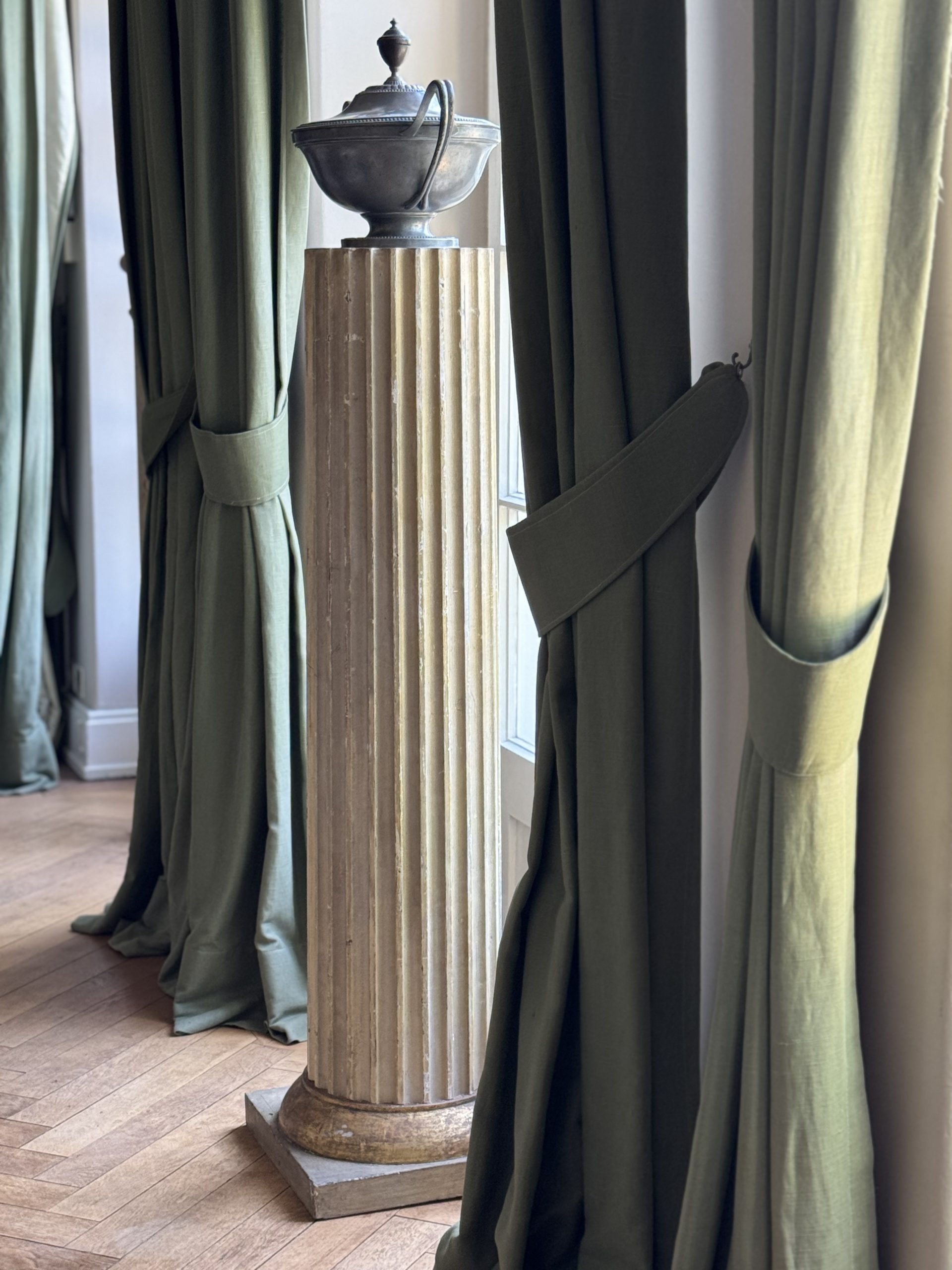 Swedish Column Pedestal 