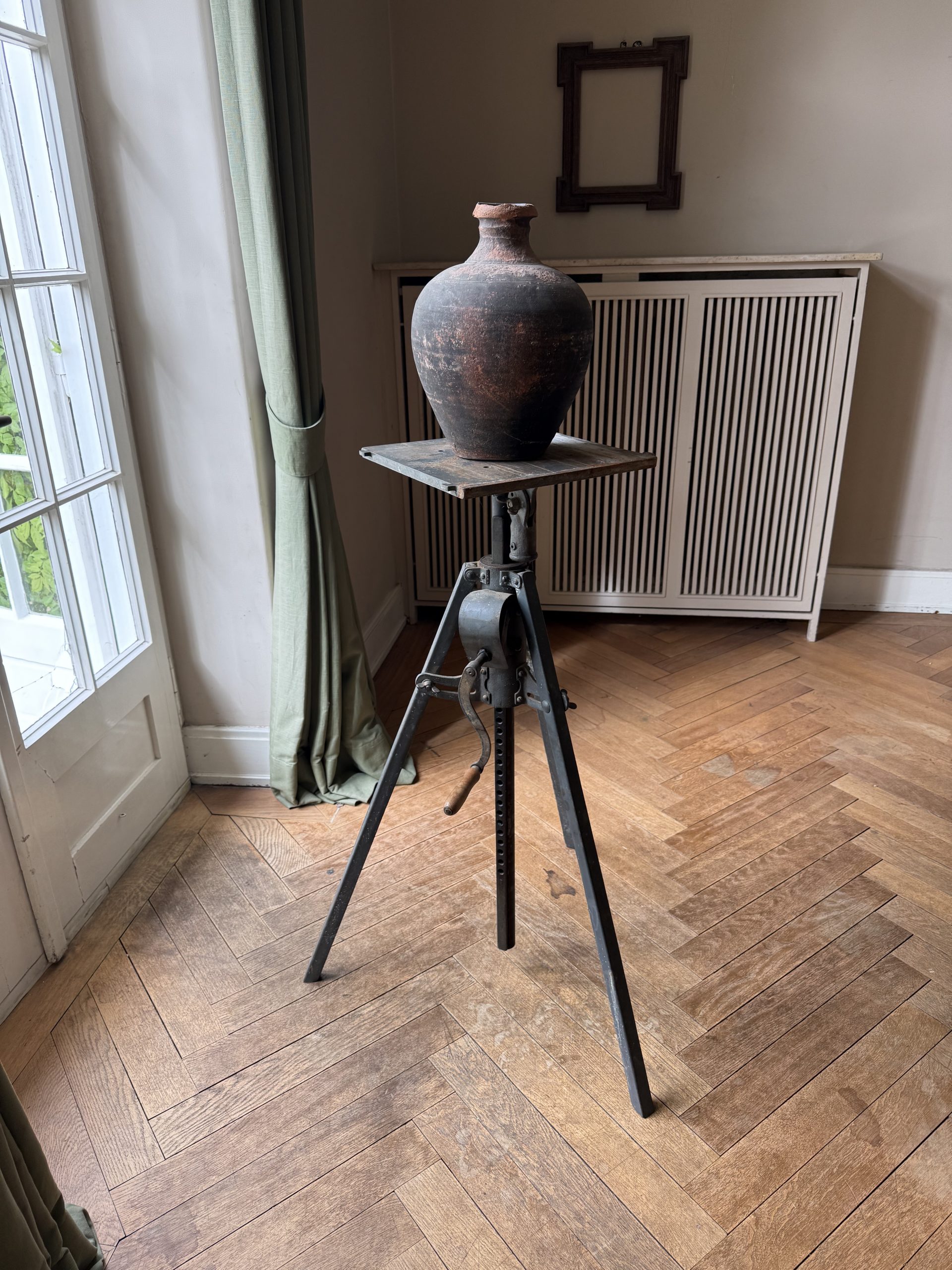 Antique Iron Sculpter Table 